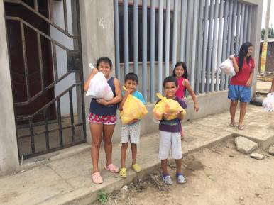 Kids with bags Trujillo
